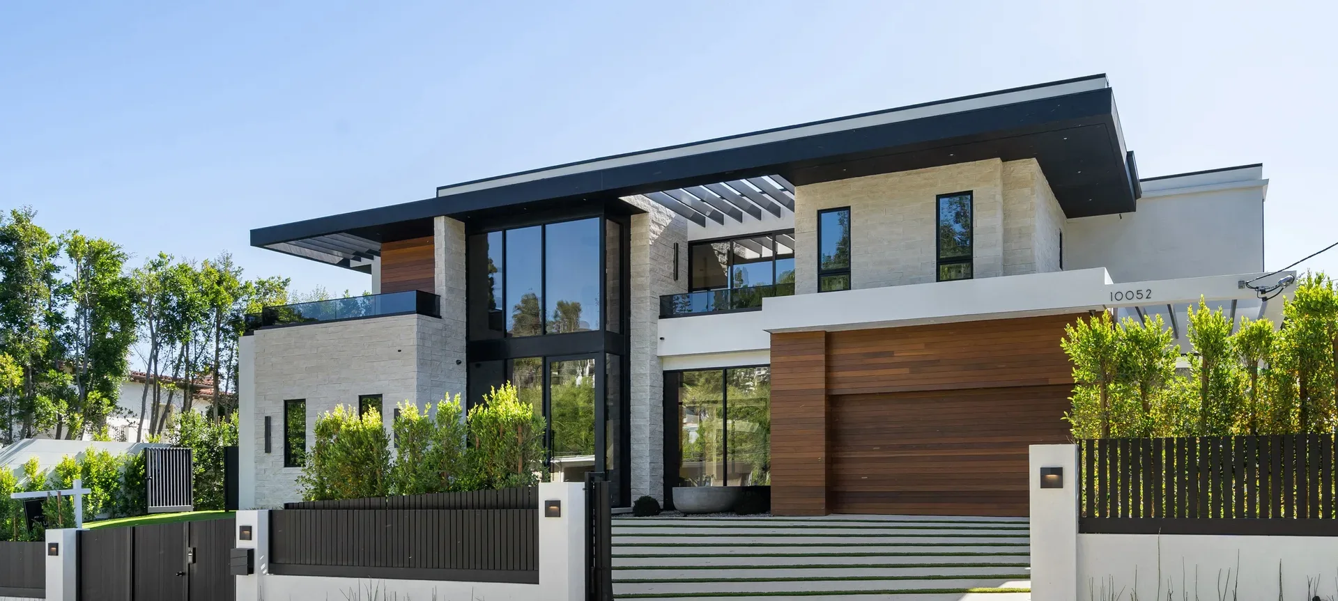 Gutter and roof cleaning service
