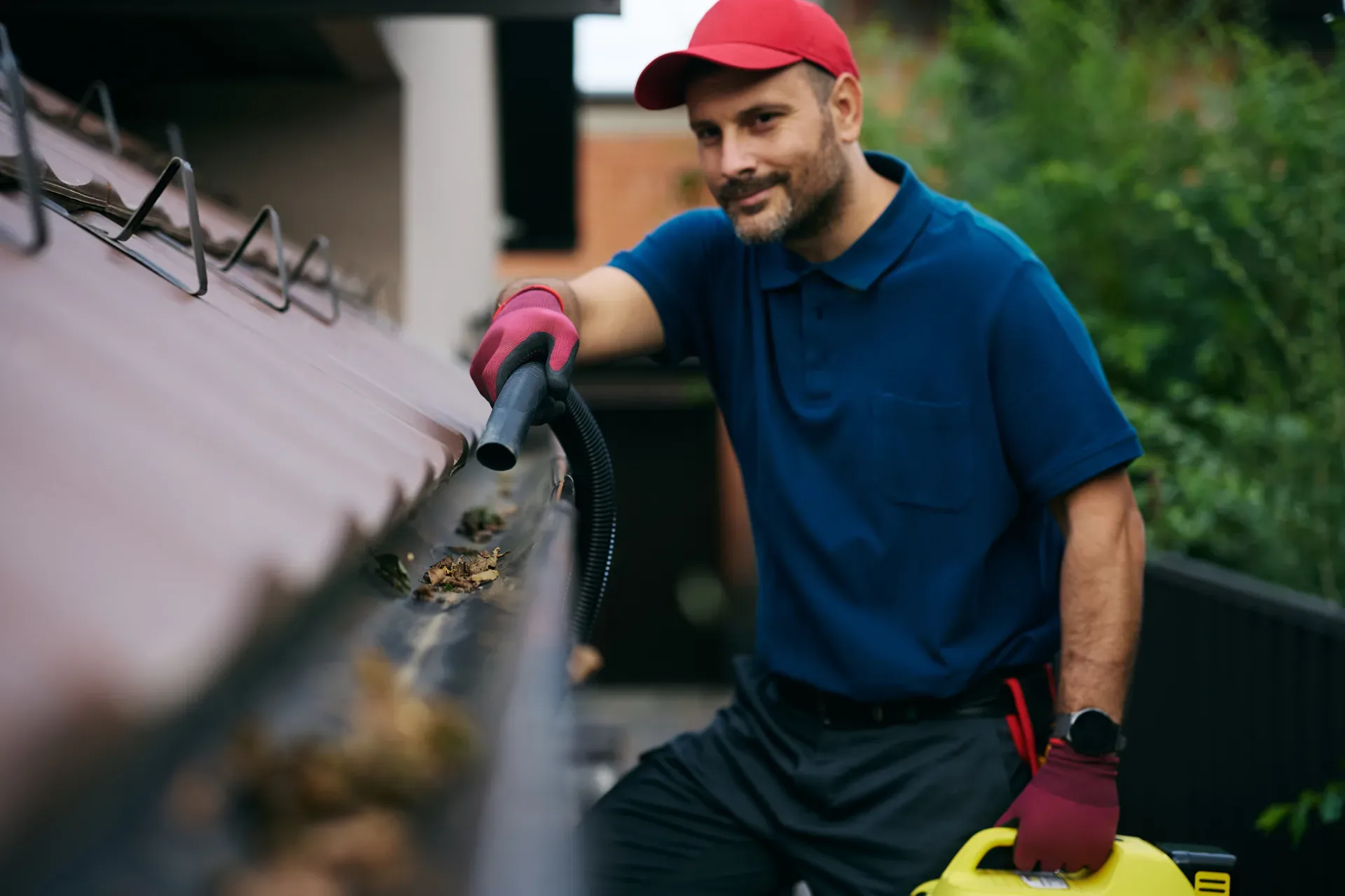 Gutter and roof cleaning service