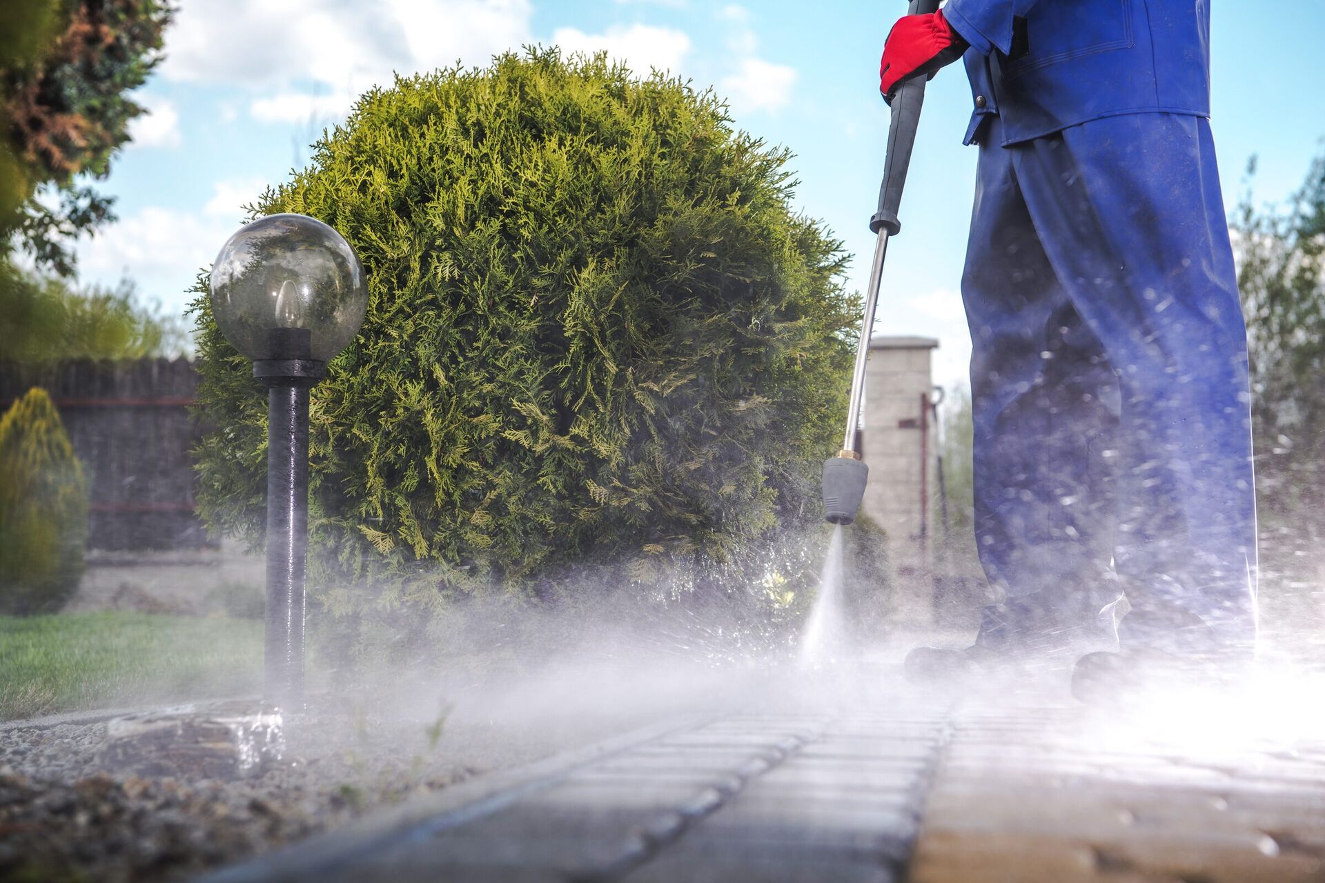 Professional pressure washing service in Northern Illinois