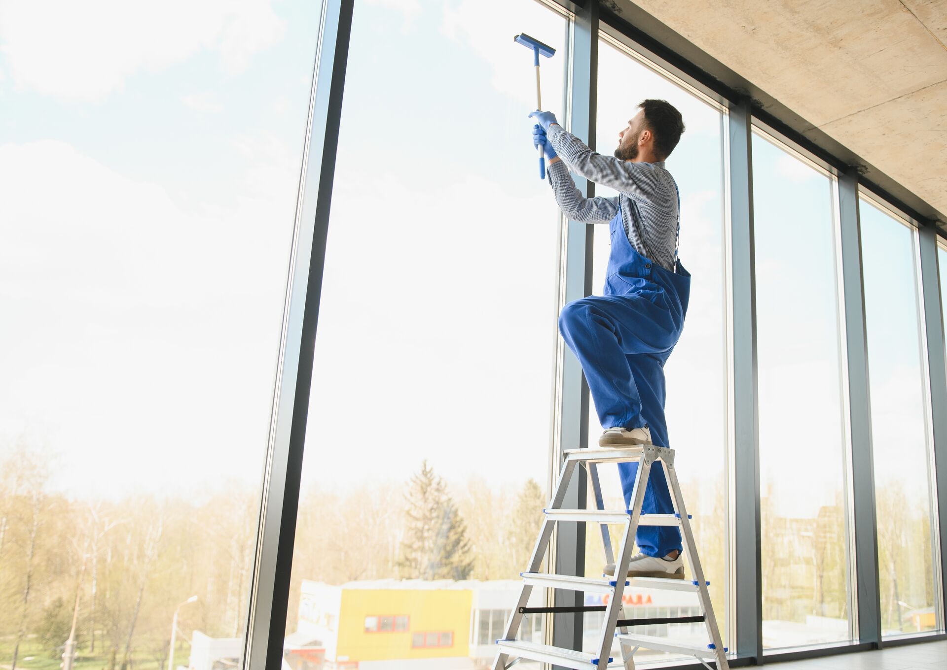 Professional window cleaning in Rockford, Illinois